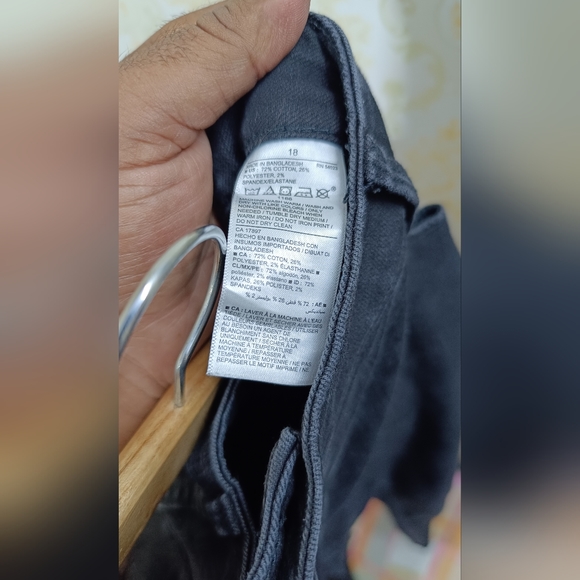 Old Navy - Picture 4 of 4